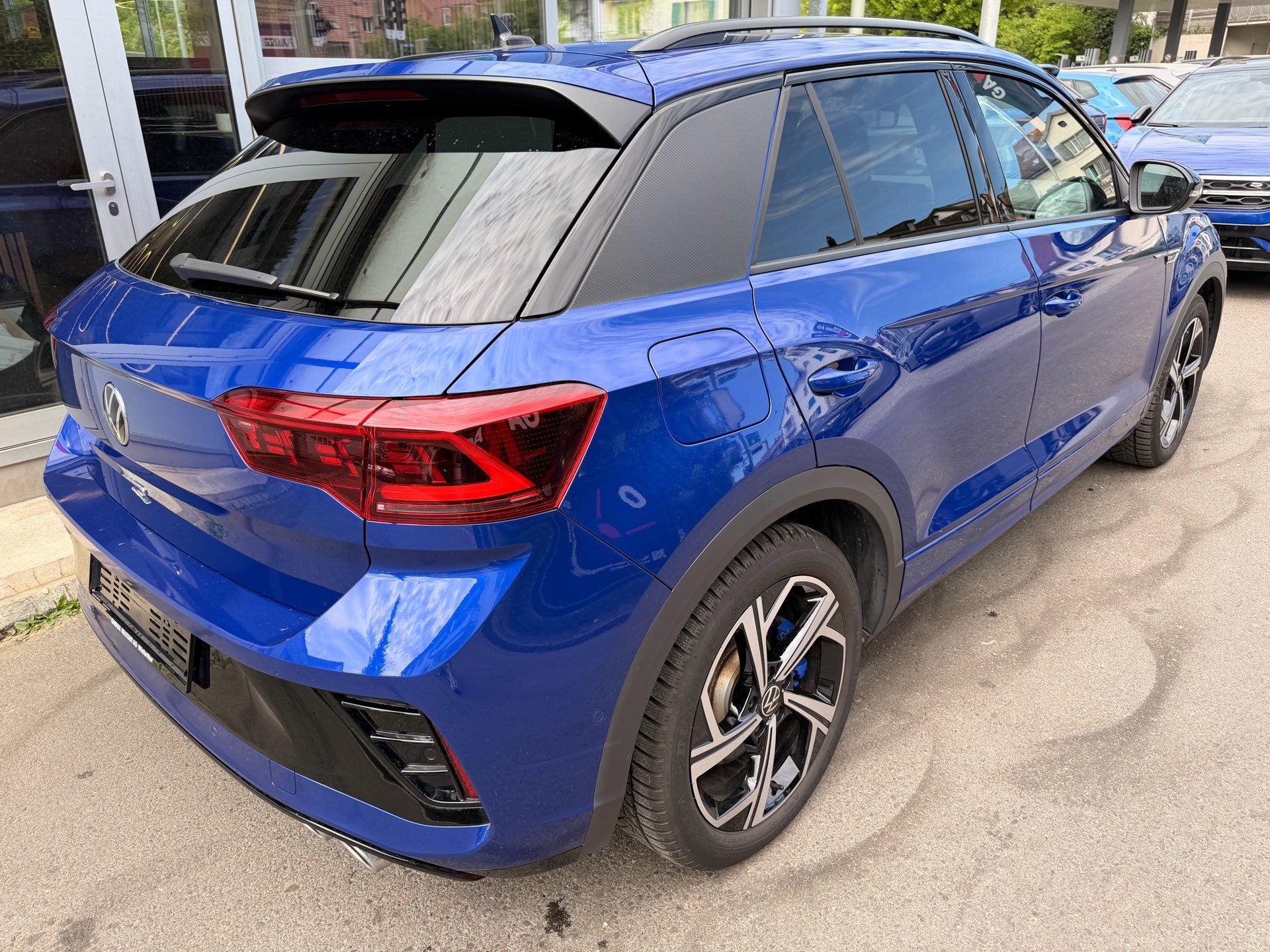VW T-Roc R 4MOTION BLACK STYLE *** PANORAMAGLASDACH & VIELES MEHR ***-image-3