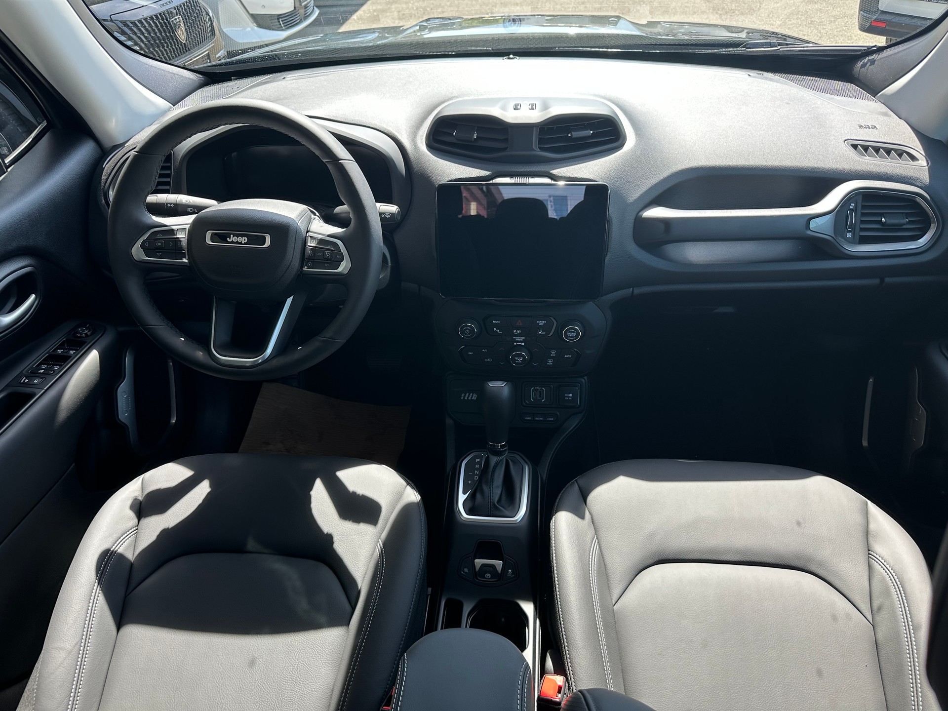 JEEP Renegade 1.3 T PHEV Summit AWD-image-4