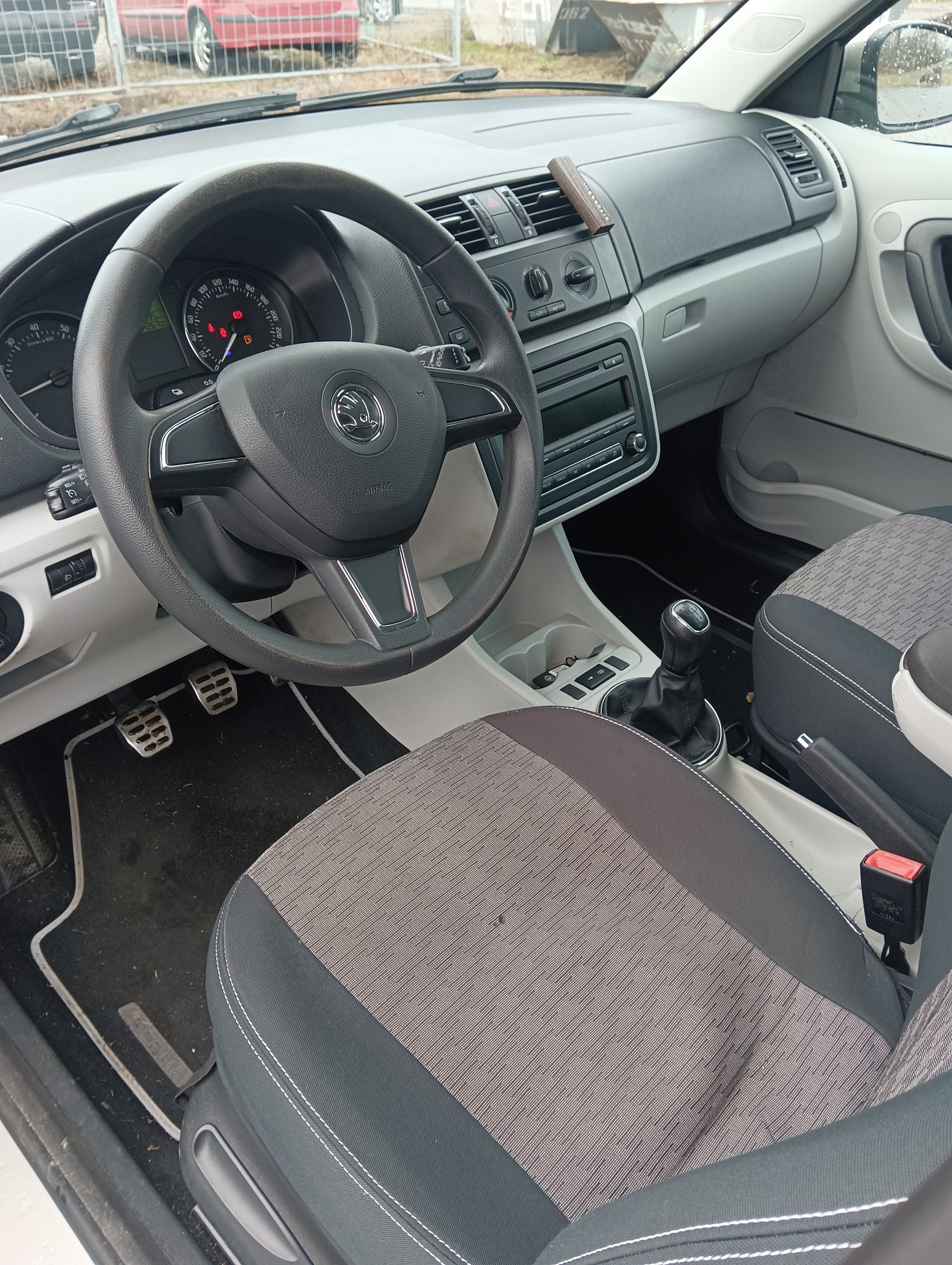 SKODA FABIA-image-2