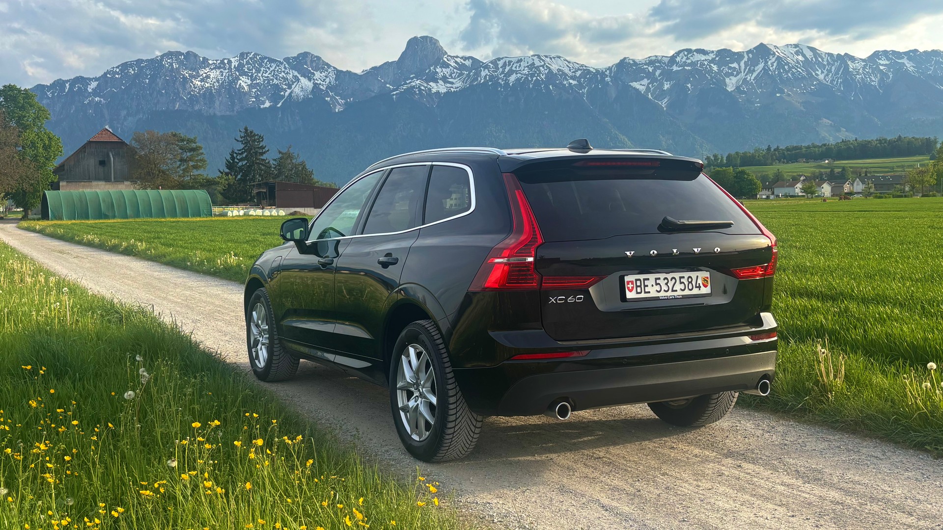 VOLVO XC60 2.0 T8 eAWD-image-3