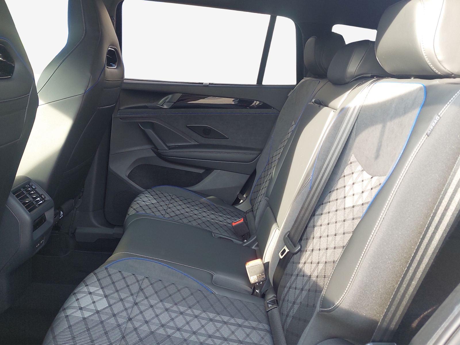 VW Tayron 2.0 TSI R-Line DSG 4Motion-image-11