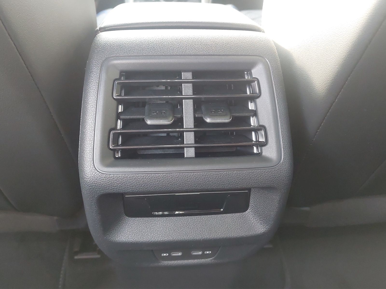 VW Tayron 2.0 TSI R-Line DSG 4Motion-image-10
