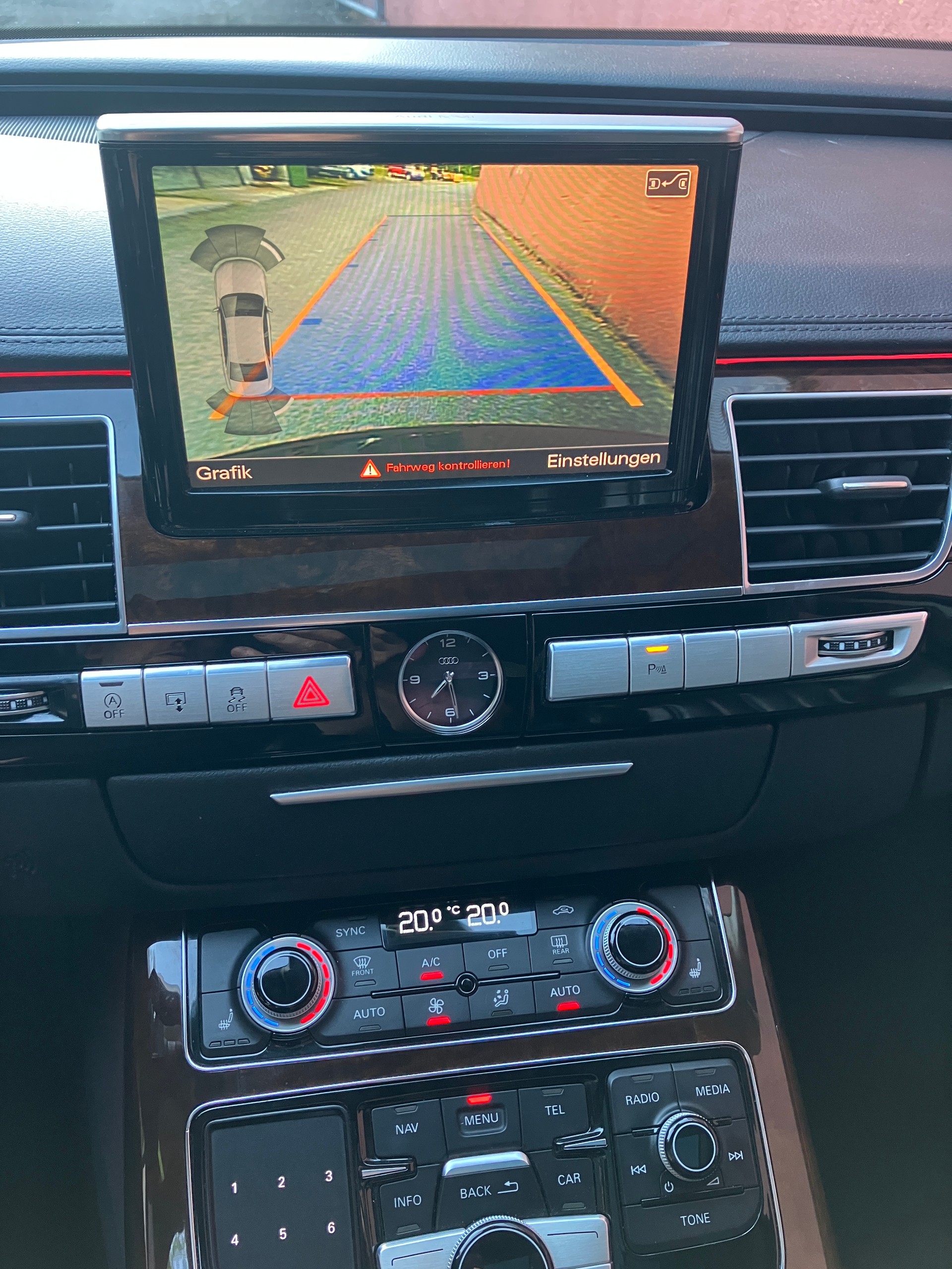 AUDI A8 3.0 TDI quattro tiptronic-image-10