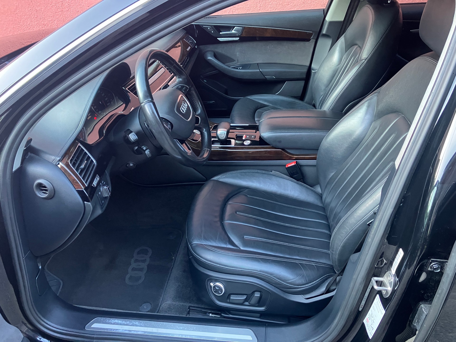 AUDI A8 3.0 TDI quattro tiptronic-image-8