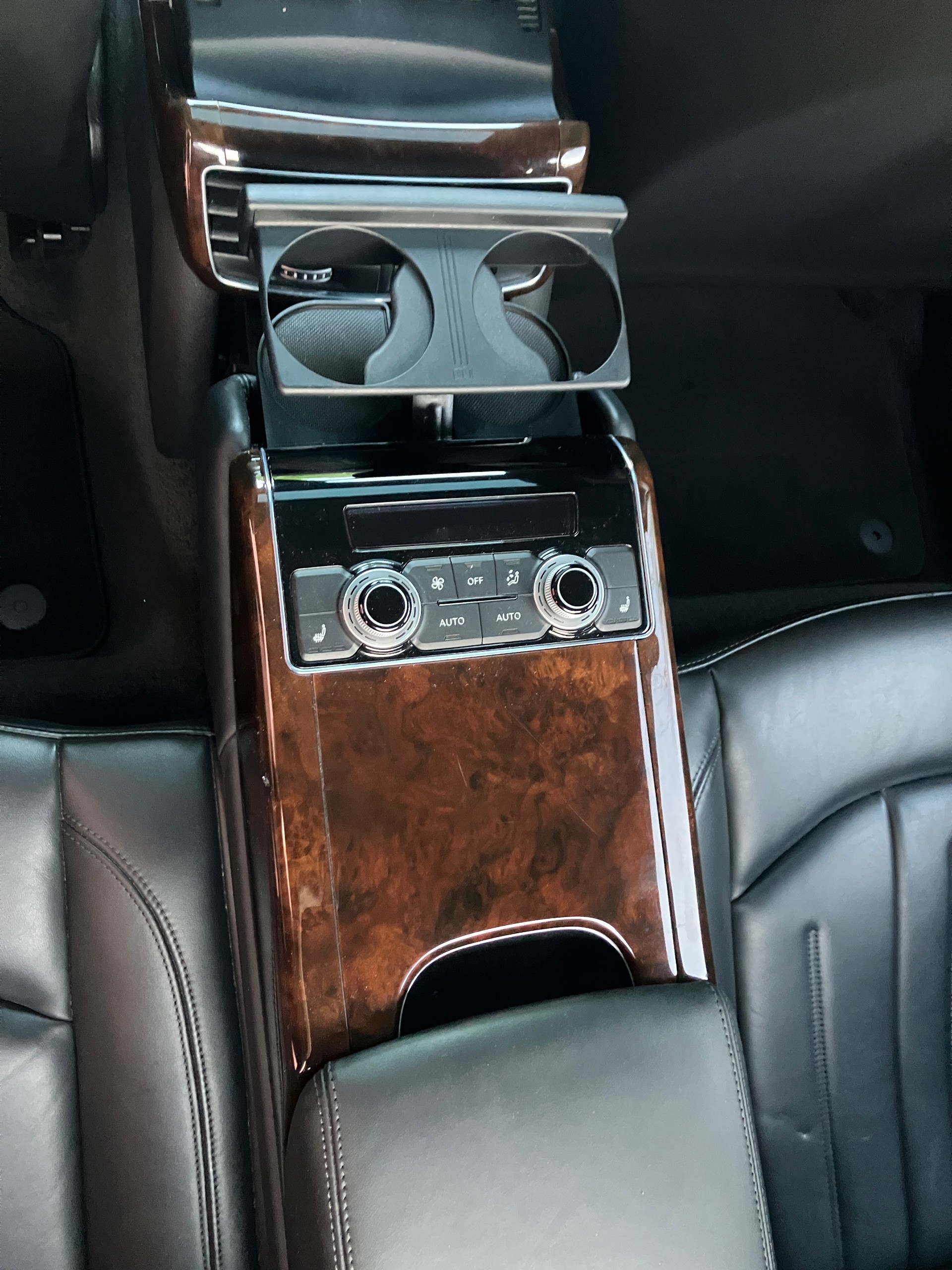 AUDI A8 3.0 TDI quattro tiptronic-image-9