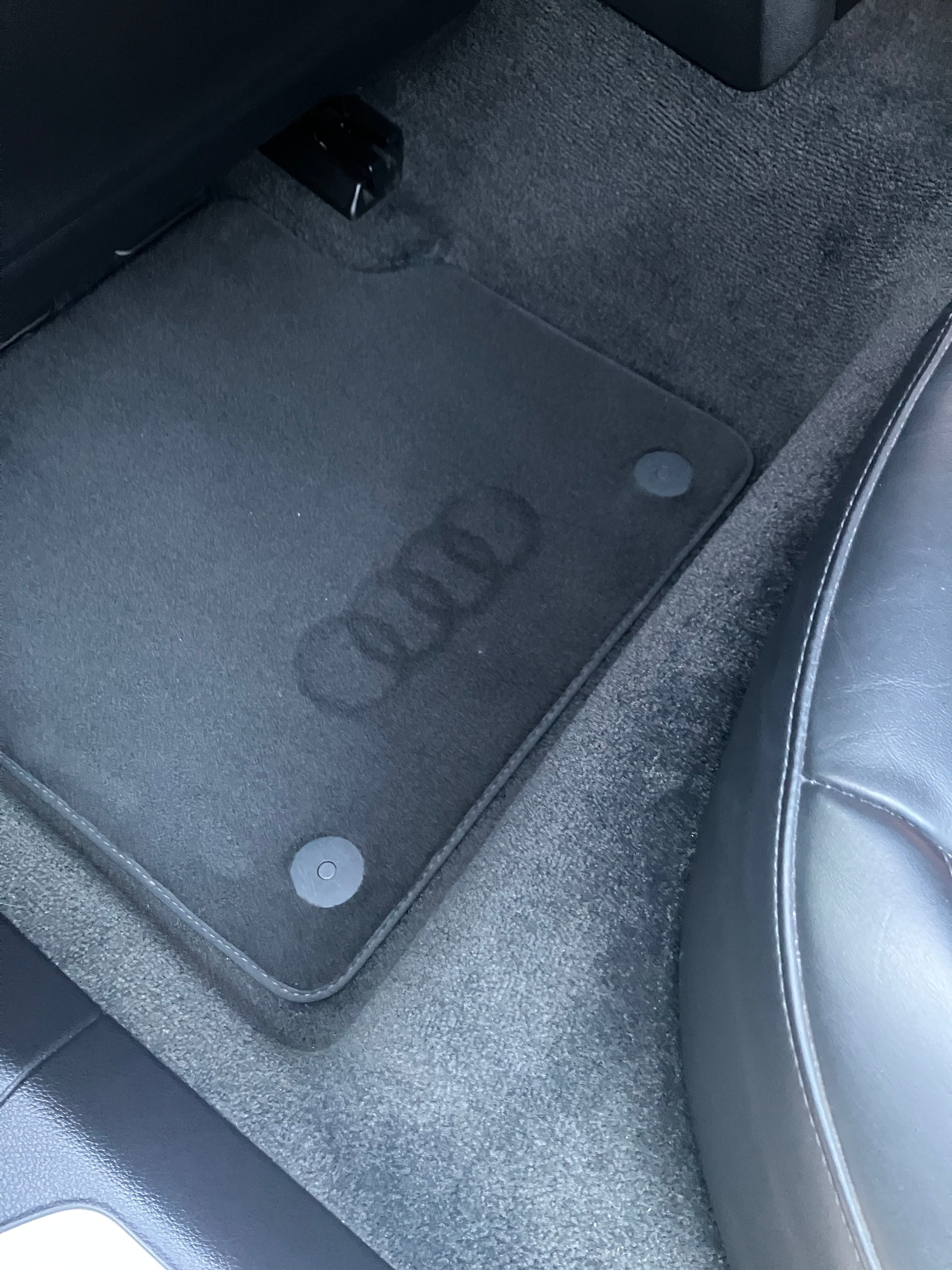 AUDI A8 3.0 TDI quattro tiptronic-image-15