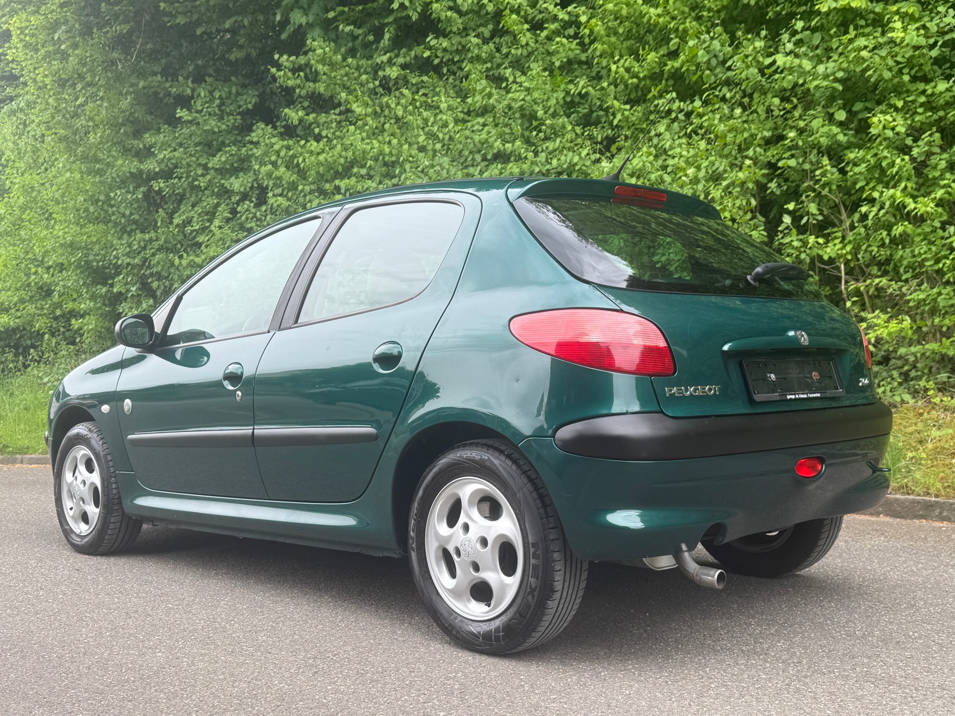 PEUGEOT 206 1.6 16V (XT) Premium-image-3