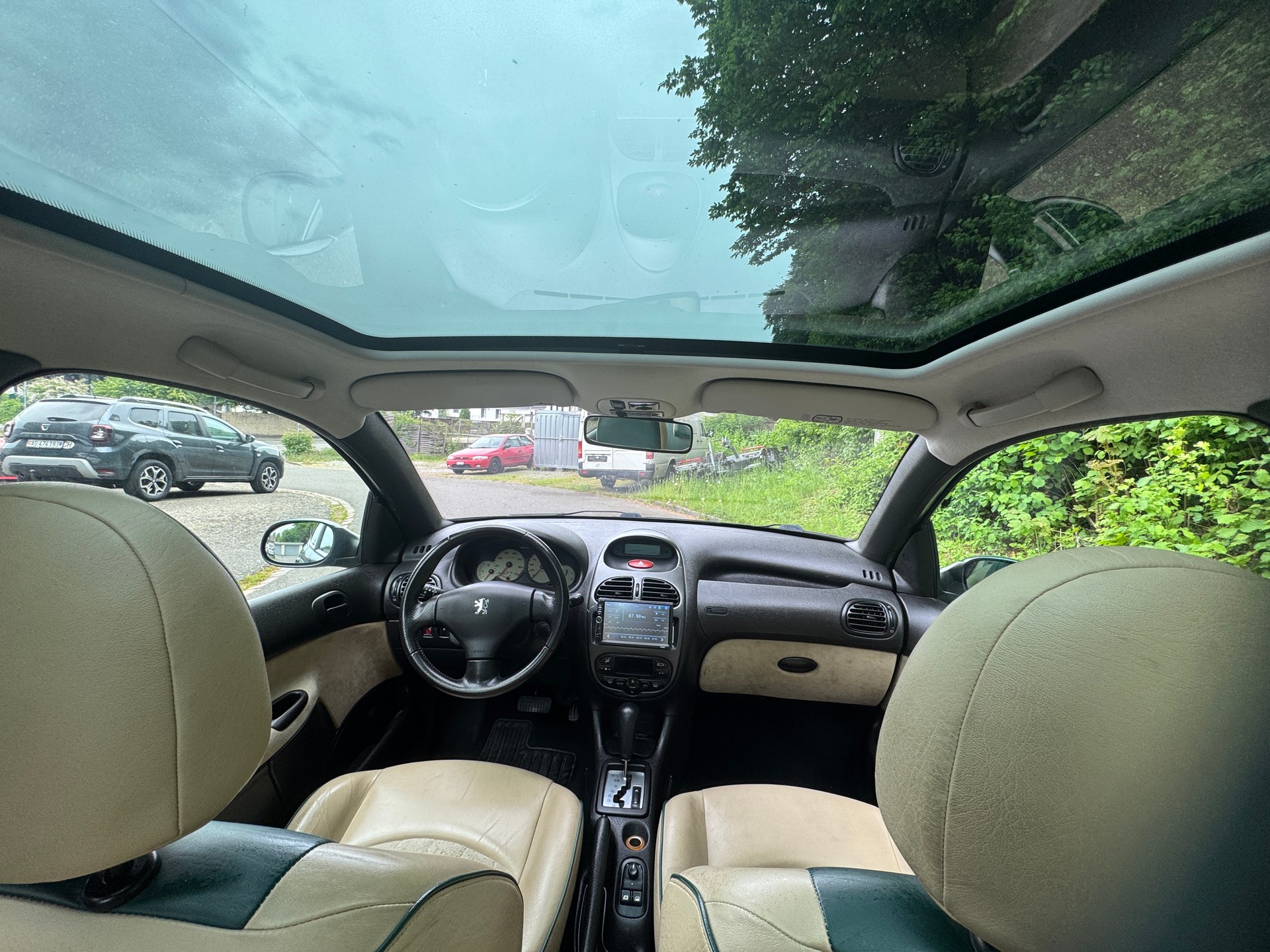 PEUGEOT 206 1.6 16V (XT) Premium-image-12