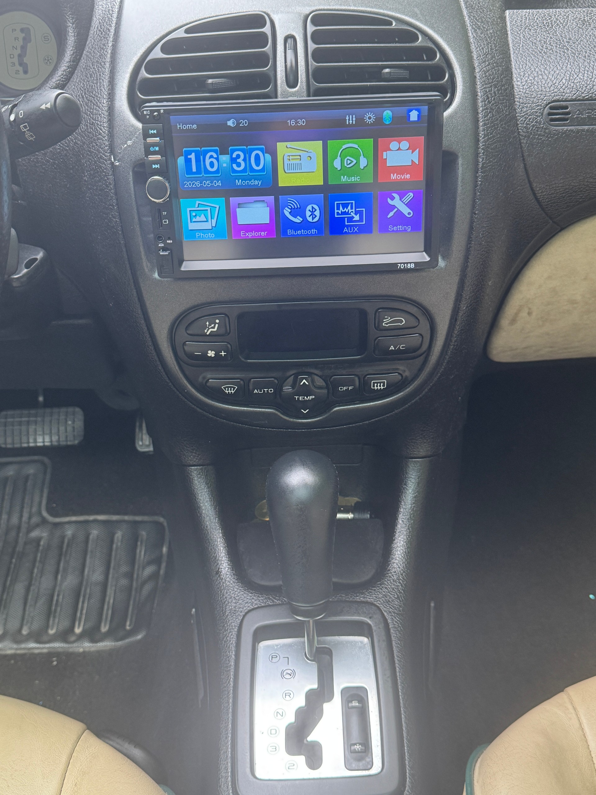 PEUGEOT 206 1.6 16V (XT) Premium-image-14