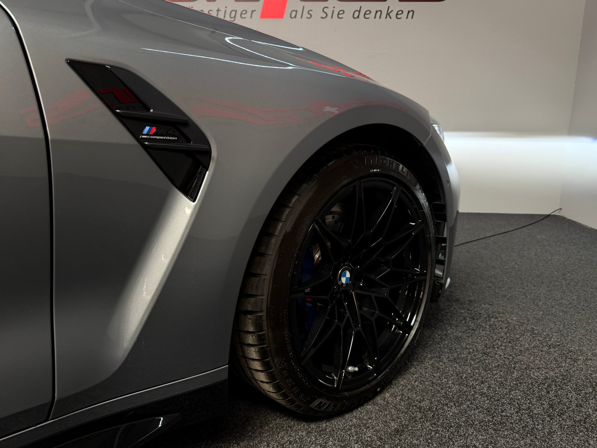 BMW M4 Cabrio Competition M xDrive-image-12