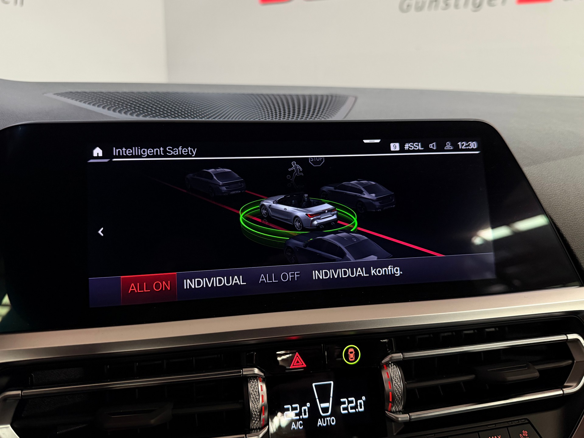BMW M4 Cabrio Competition M xDrive-image-28
