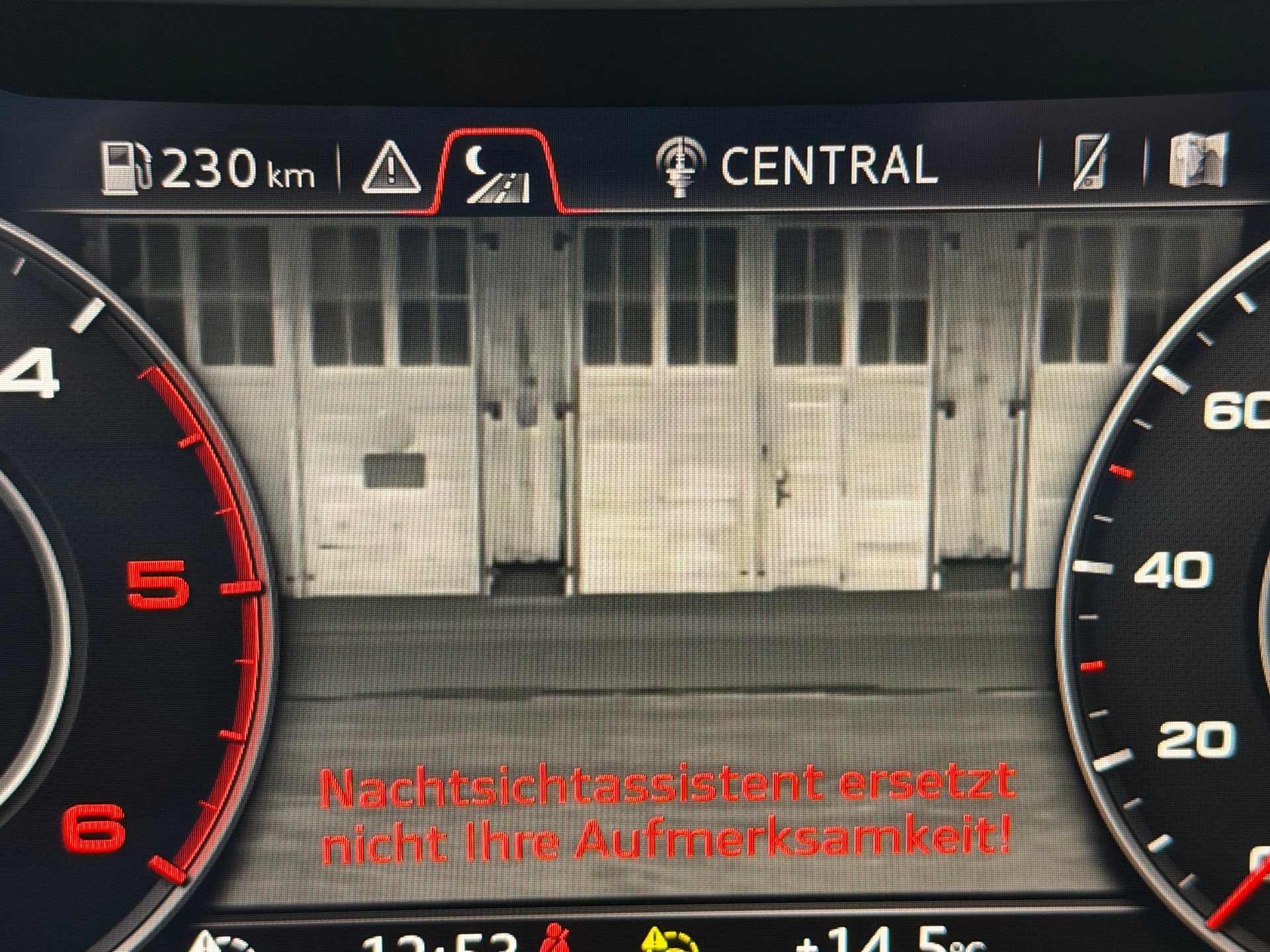 AUDI Q7 3.0 TDI quattro tiptronic S-Line AHK3.5T-image-24