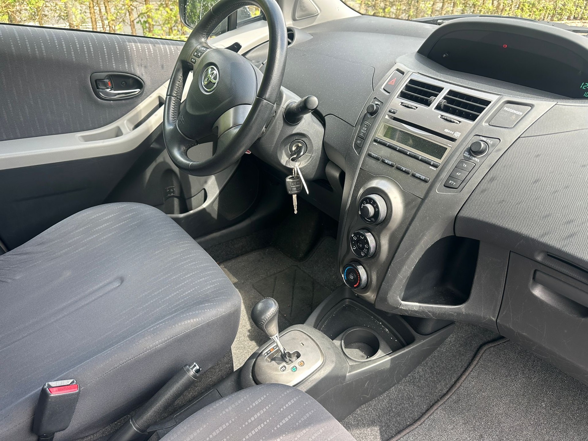 TOYOTA Yaris 1.33 Linea Sol Multimode-image-9