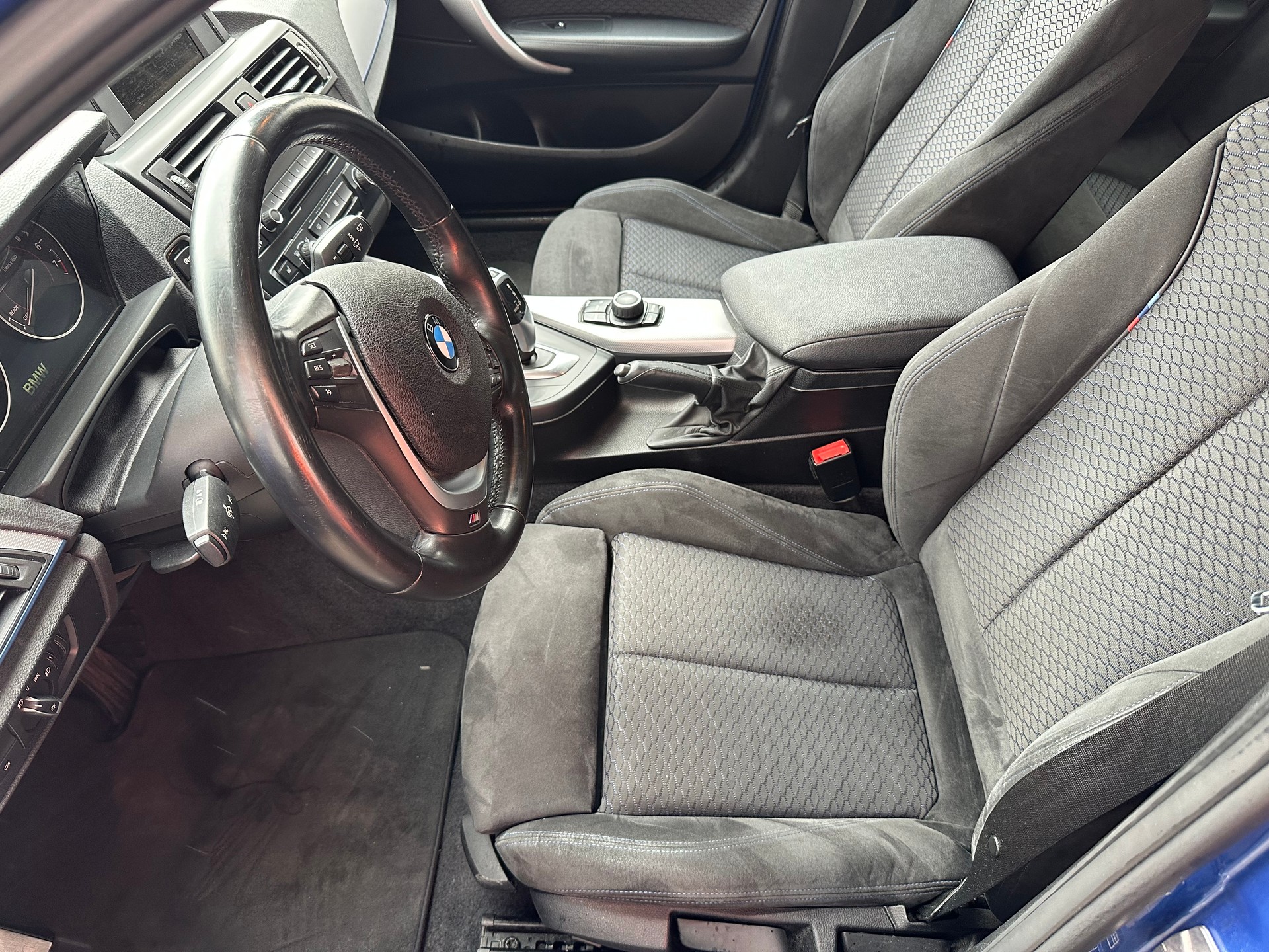BMW 118i Sport Line Steptronic-image-12