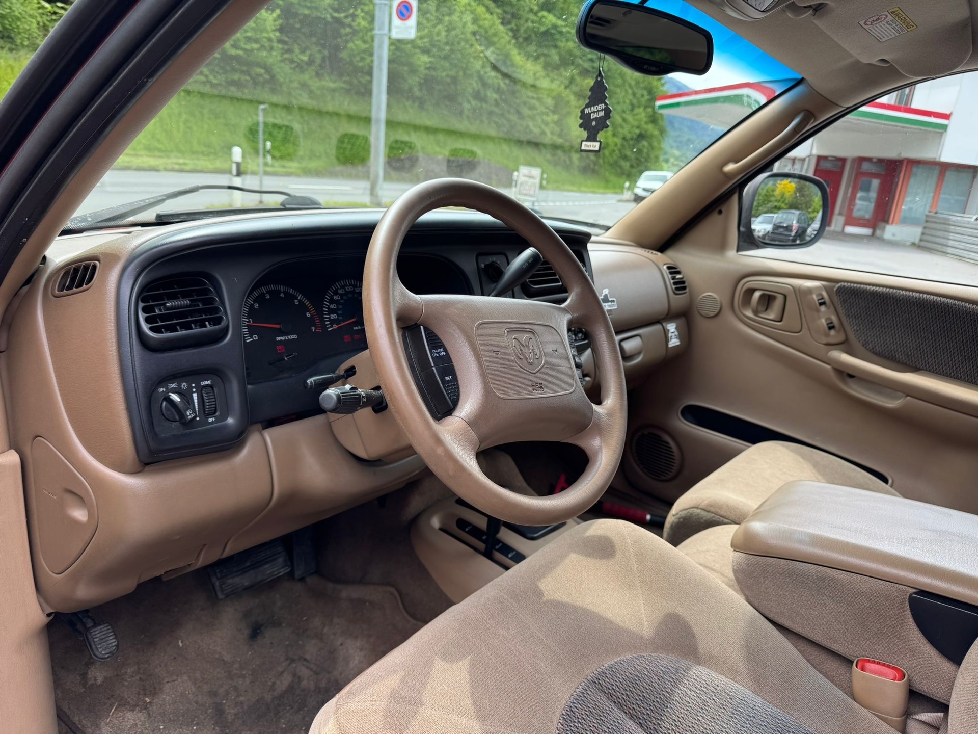 DODGE V8-image-11