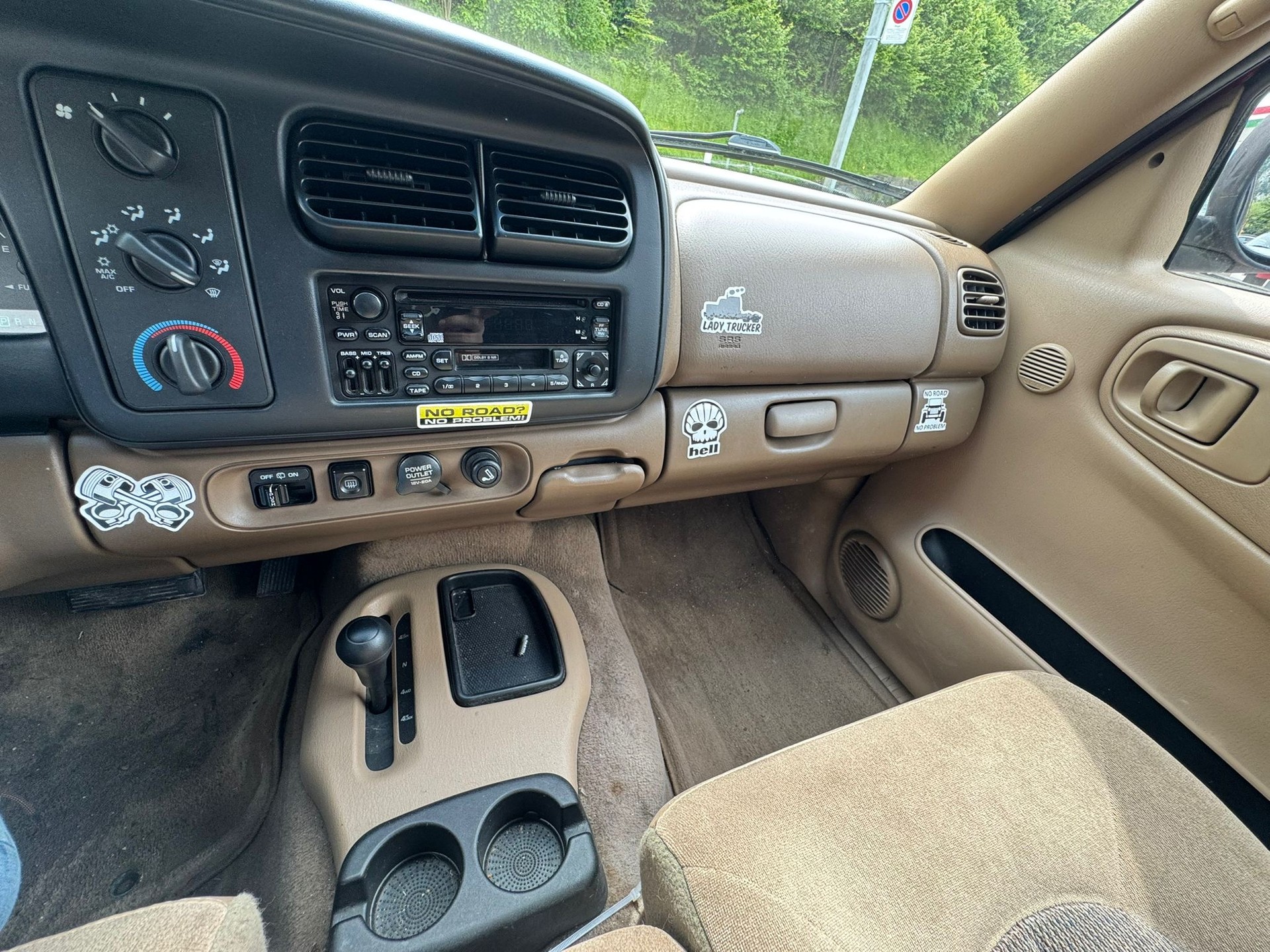 DODGE V8-image-9
