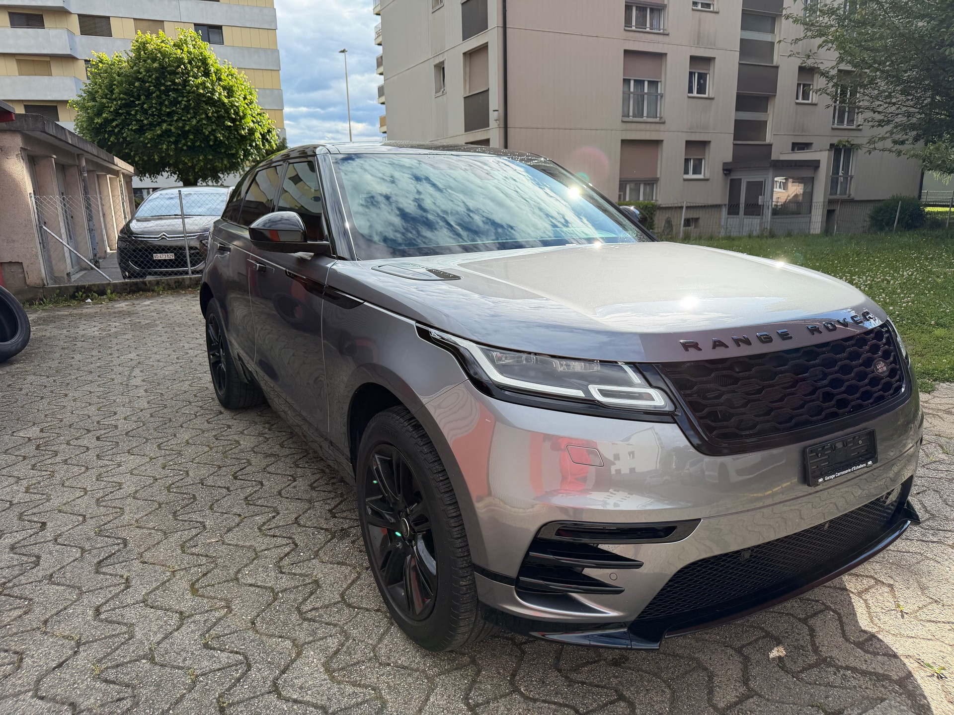 LAND ROVER 2.0 T 300 S-image-1