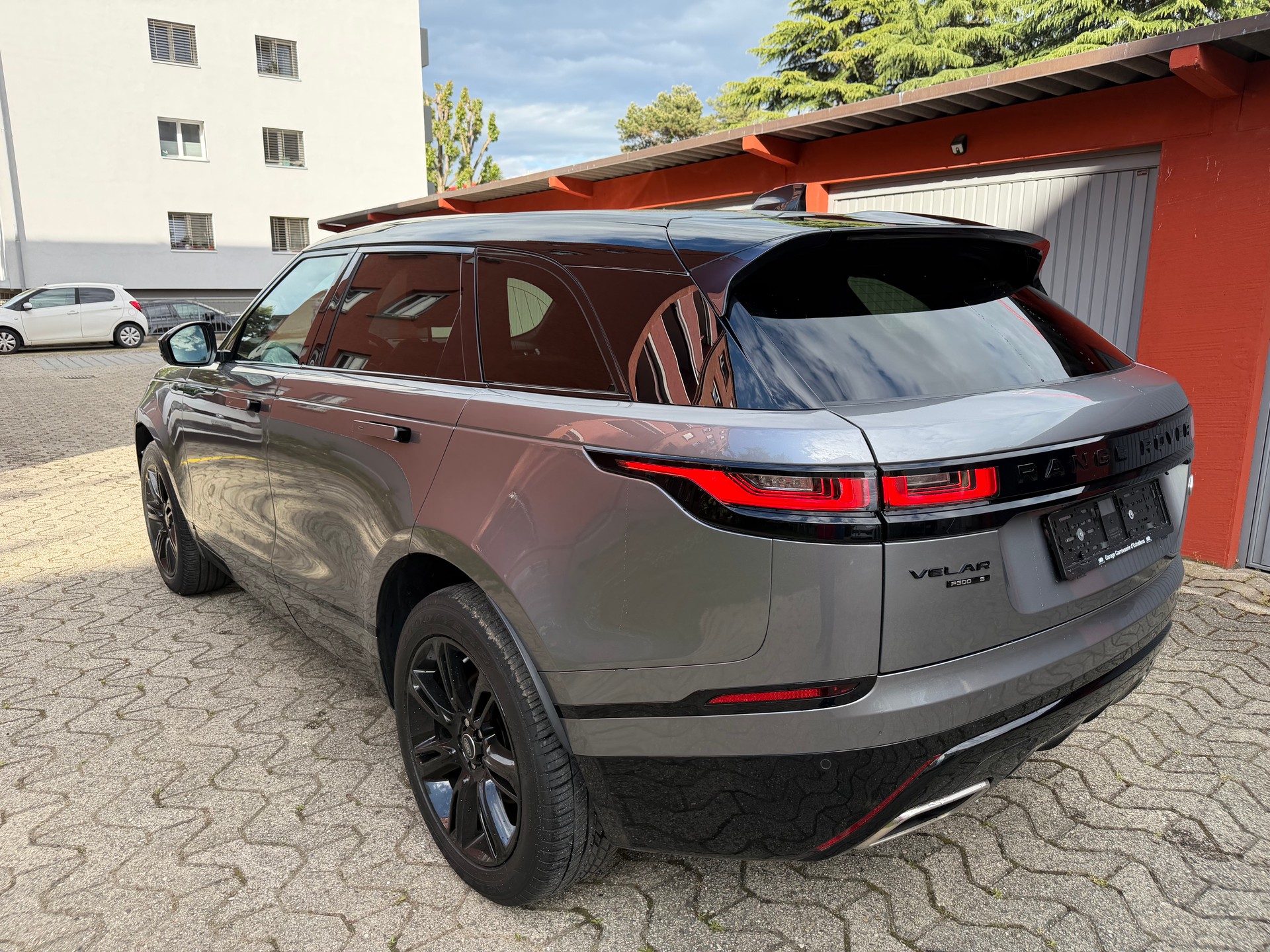 LAND ROVER 2.0 T 300 S-image-3