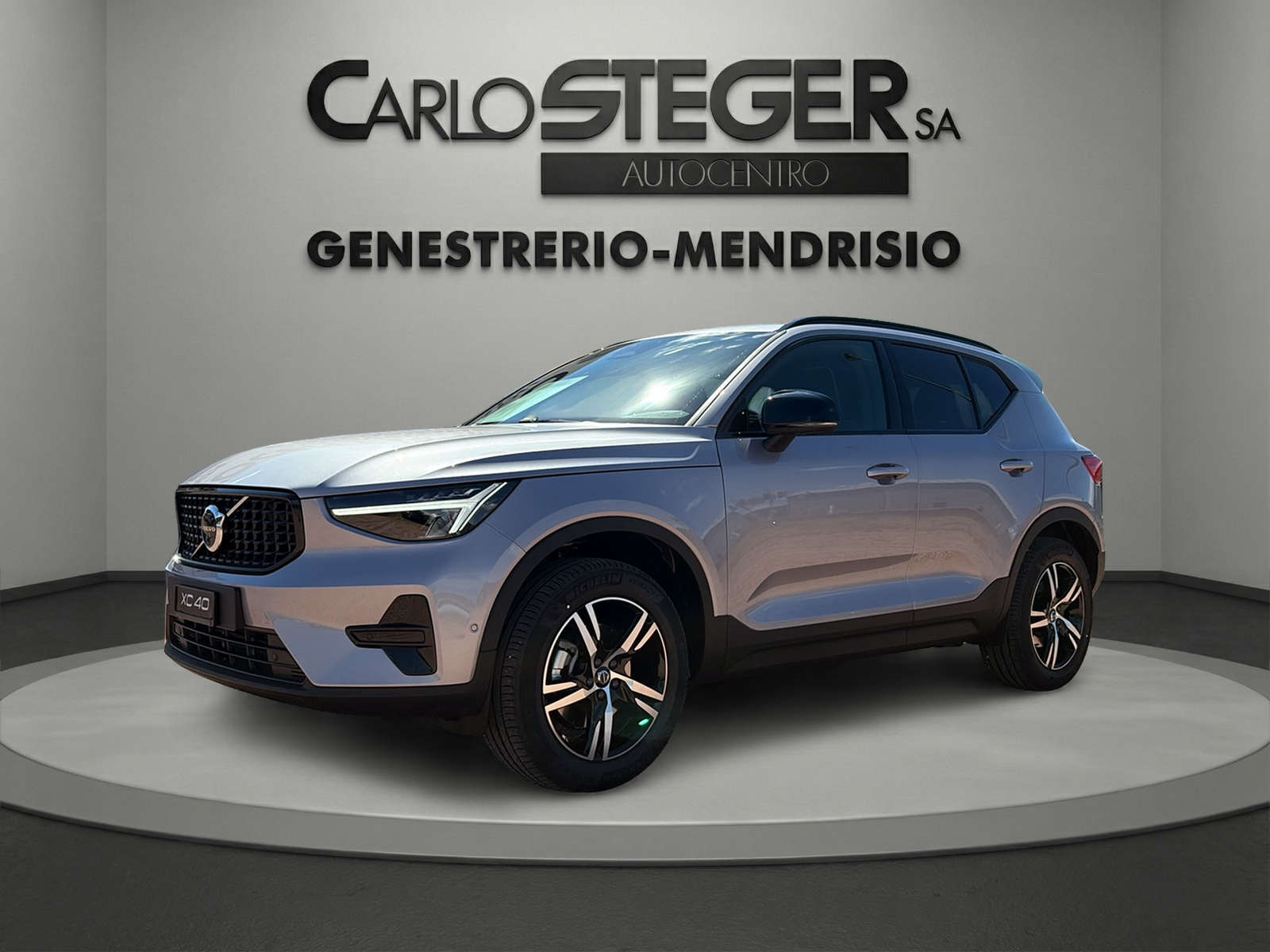 VOLVO XC40 B3 Benzin Mild Hybrid Plus Dark DCT