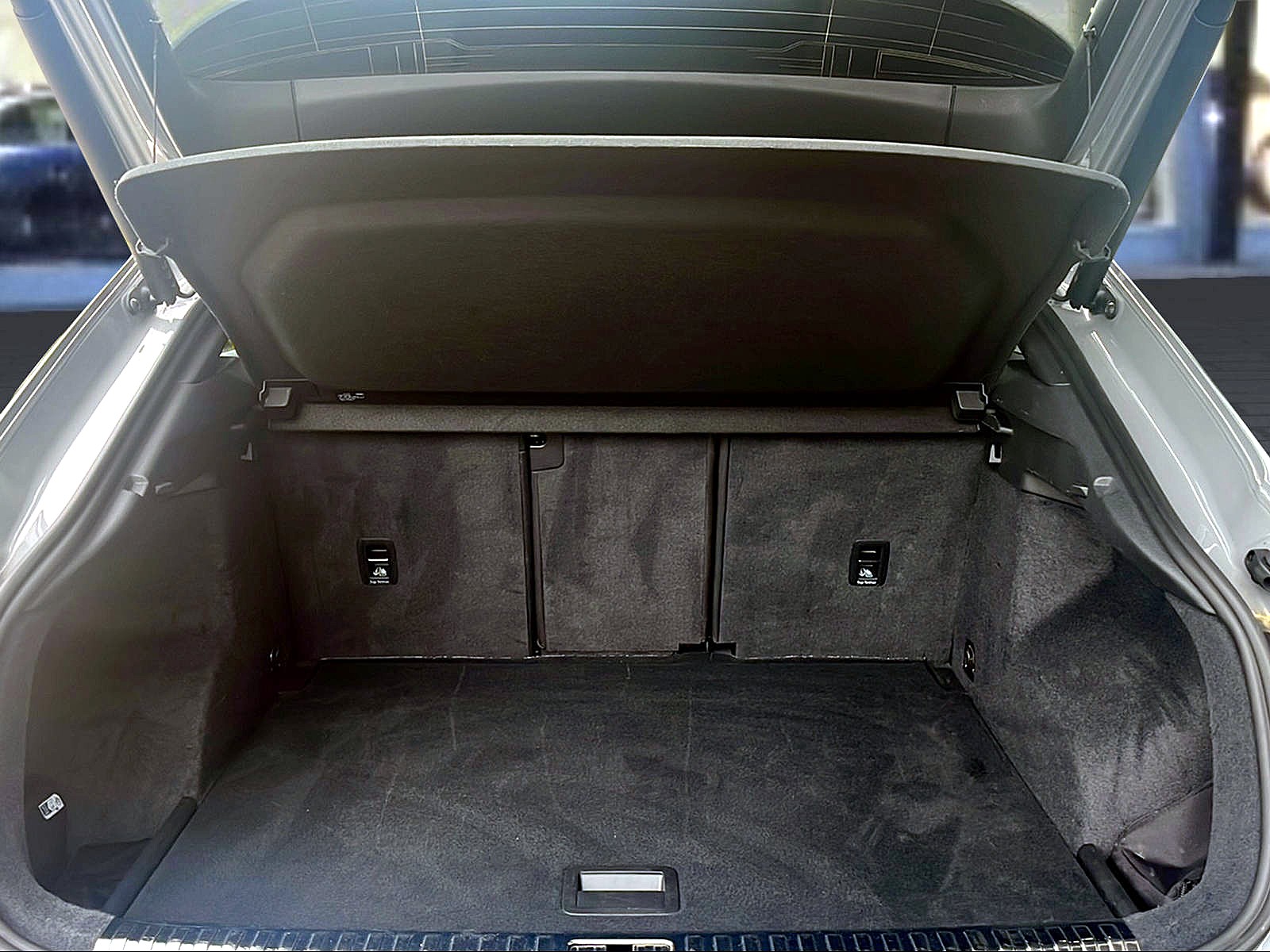 AUDI Q3 Sportback 40 TDI S line quattro S-tronic Nardograu Sonderlackierung-image-5