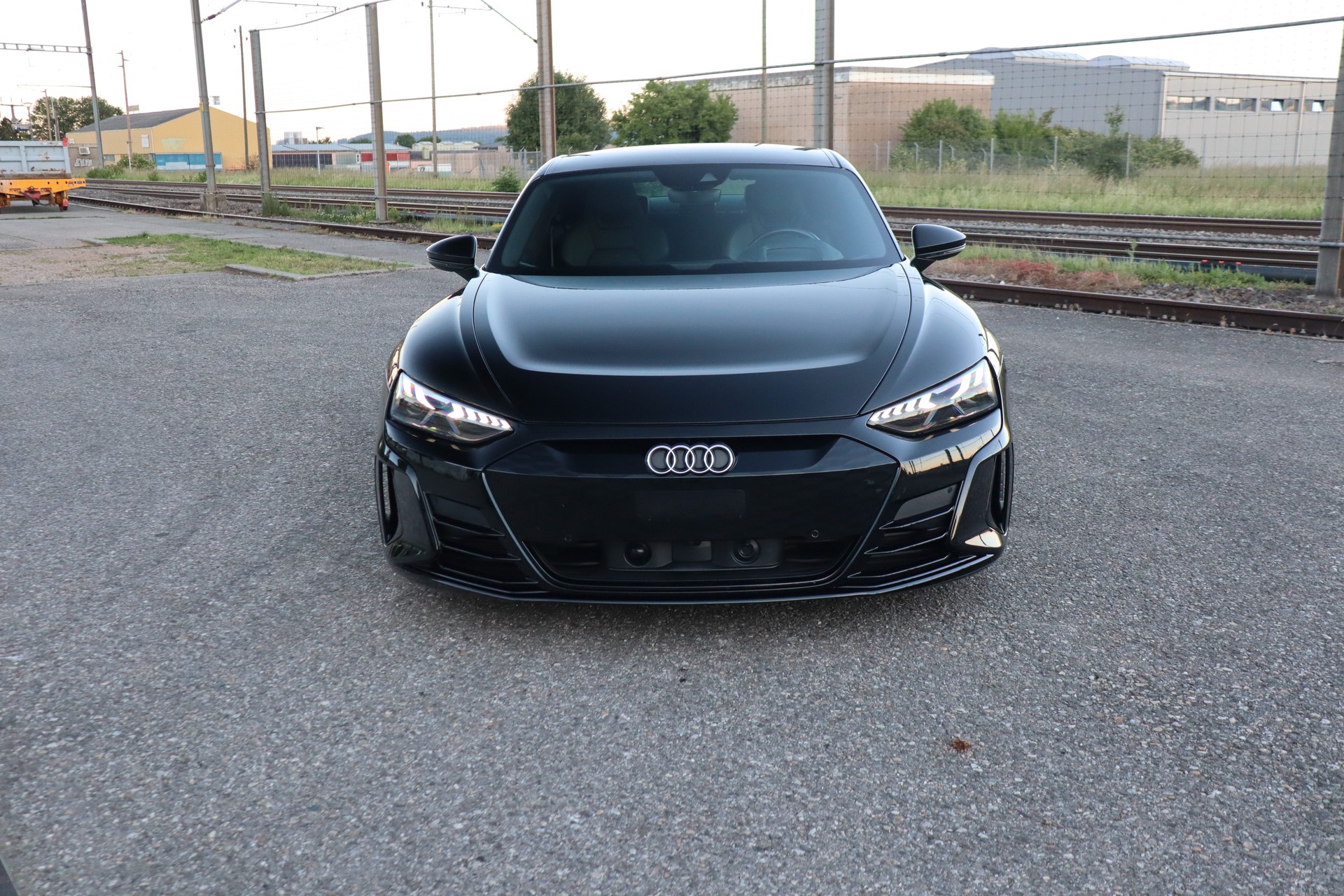 AUDI e-tron GT quattro-image-1