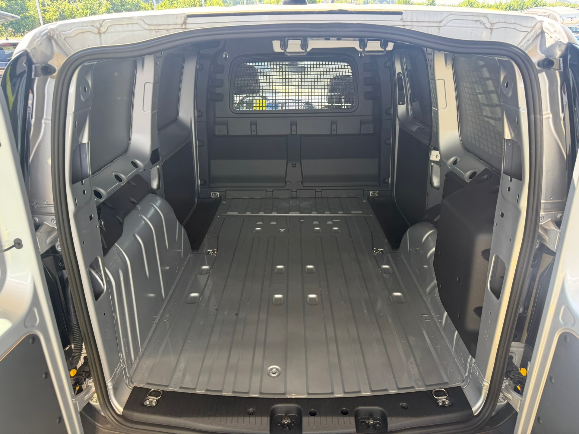 FORD Grand Transit Connect Kasten 1.5 EcoBoost PHEV Trend-image-8