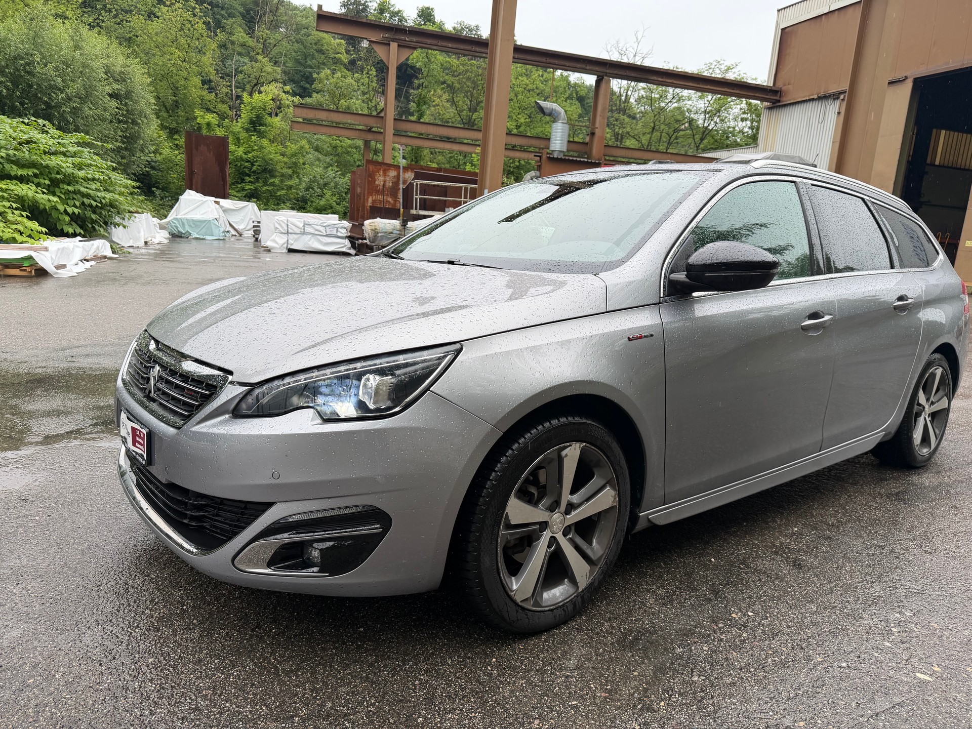 PEUGEOT 308 SW 1.2 THP GT Line Automatic-image-2