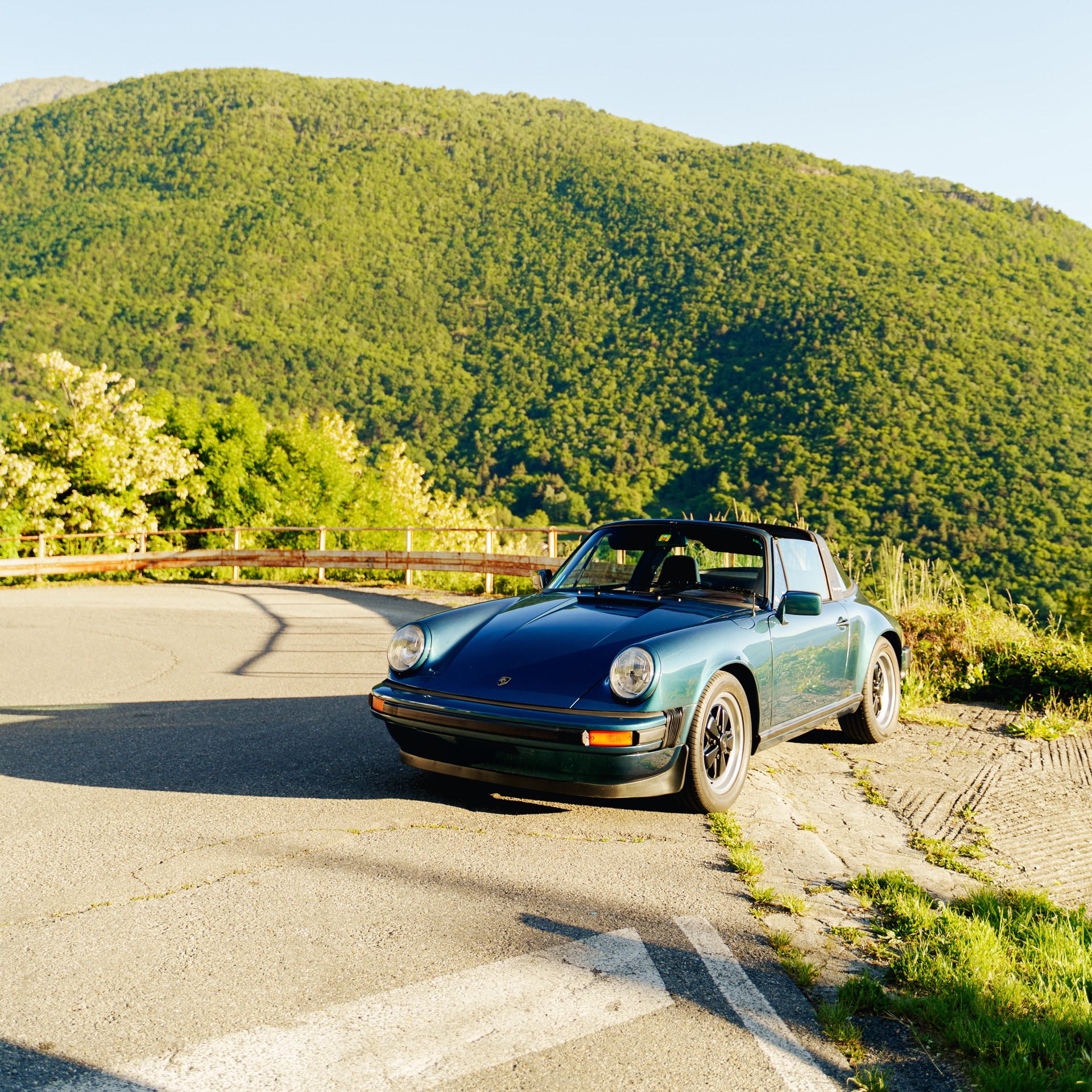 PORSCHE 911 SC Targa-image-3