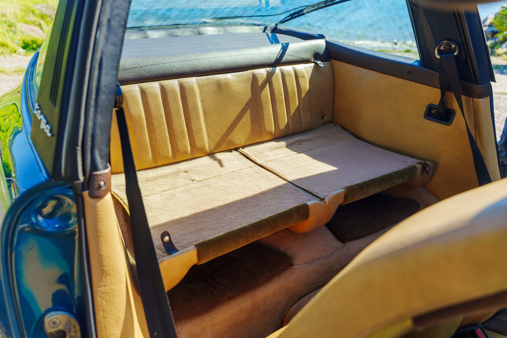 PORSCHE 911 SC Targa-image-13