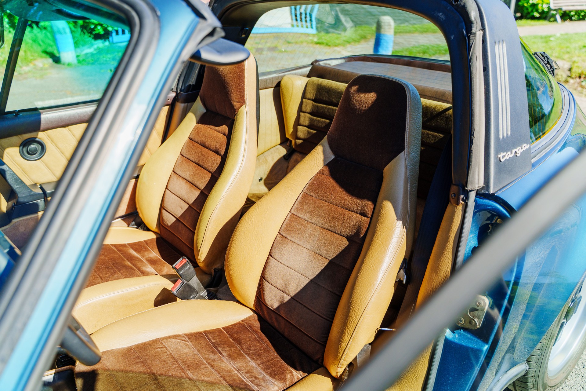 PORSCHE 911 SC Targa-image-9