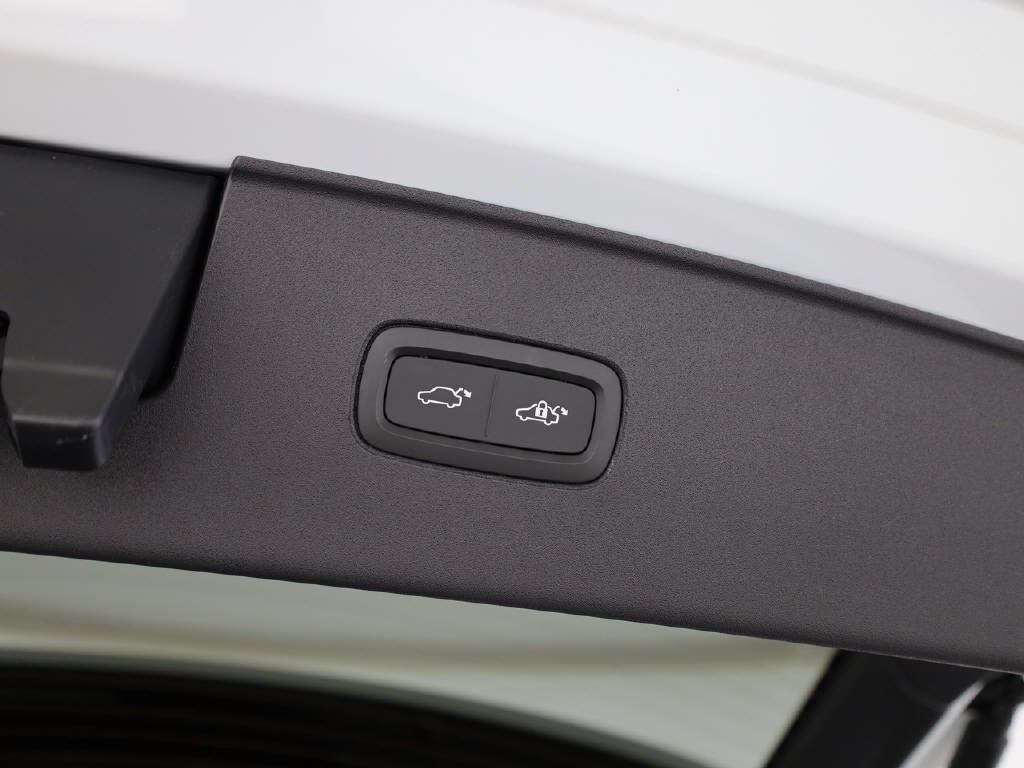 VOLVO EX 90 Twin Ultra AWD / 800V-image-24