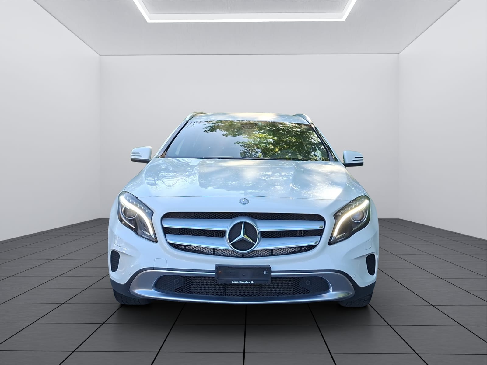 MERCEDES-BENZ GLA 200 CDI 4Matic 7G-DCT-showroom-element-1