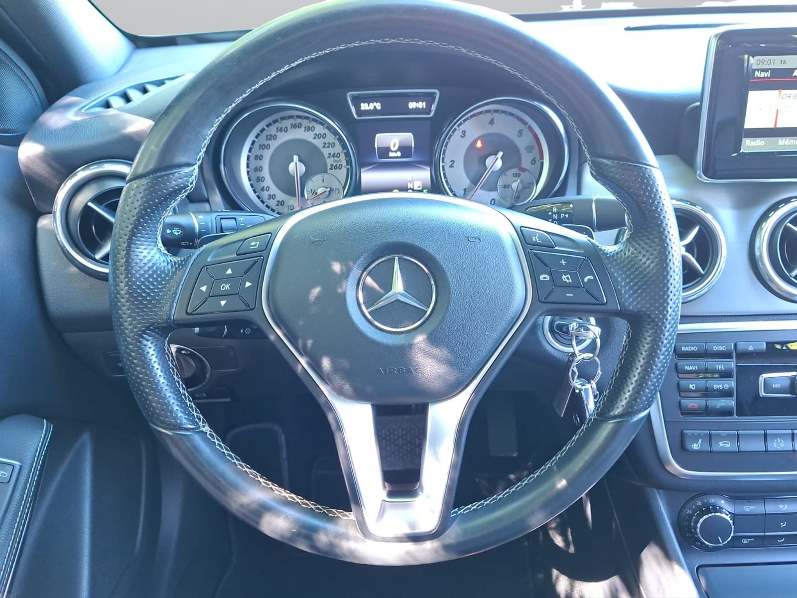 MERCEDES-BENZ GLA 200 CDI 4Matic 7G-DCT-image-15