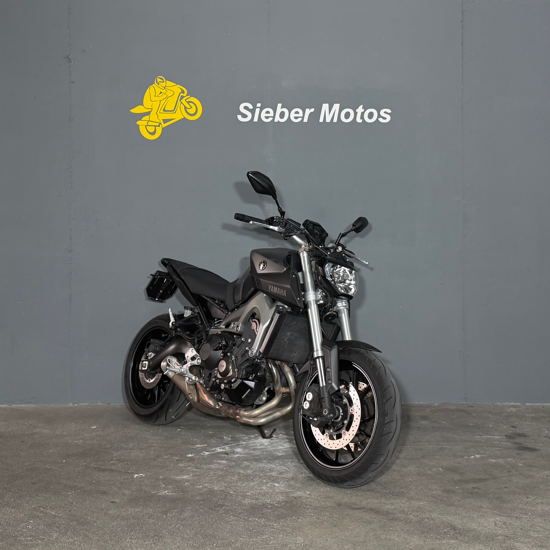 YAMAHA MT-09 ABS-showroom-element-1