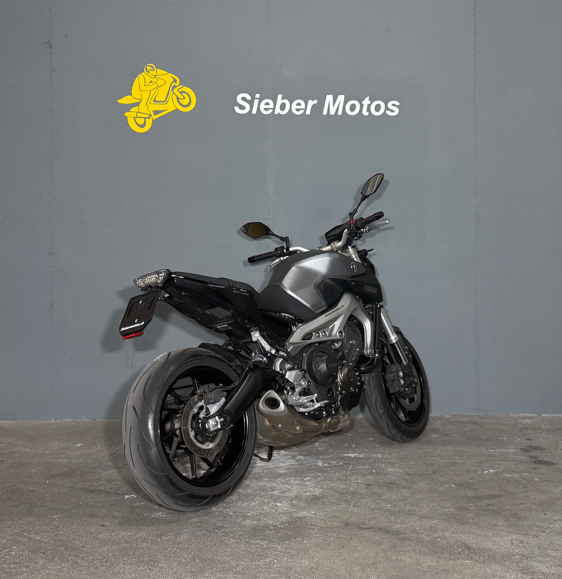 YAMAHA MT-09 ABS-showroom-element-3