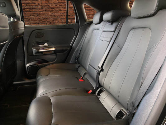 MERCEDES-BENZ EQA 250-image-12