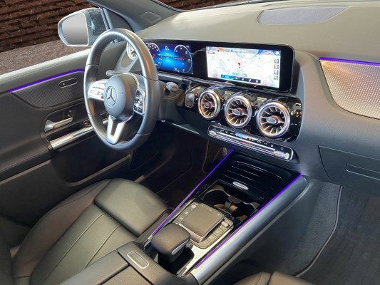 MERCEDES-BENZ EQA 250-image-13