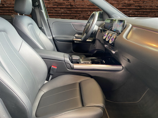 MERCEDES-BENZ EQA 250-image-10