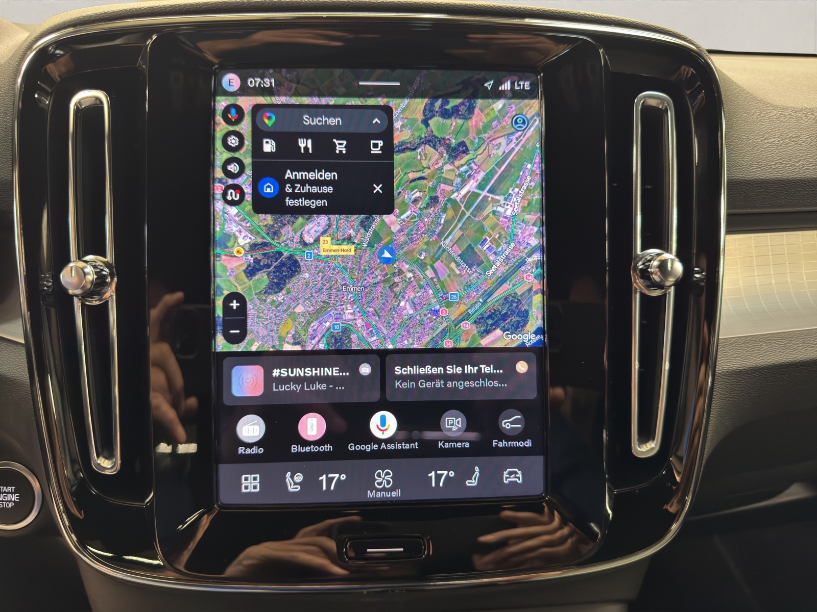 VOLVO XC40 2.0 B4 MH Plus Dark-image-7