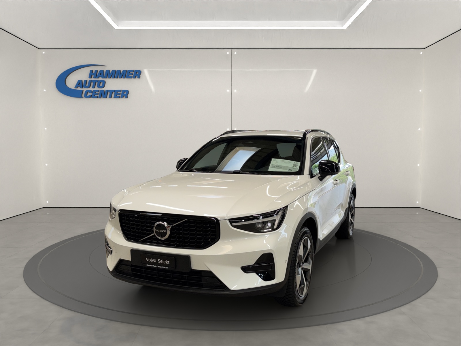 VOLVO XC40 2.0 B4 MH Plus Dark-image-0