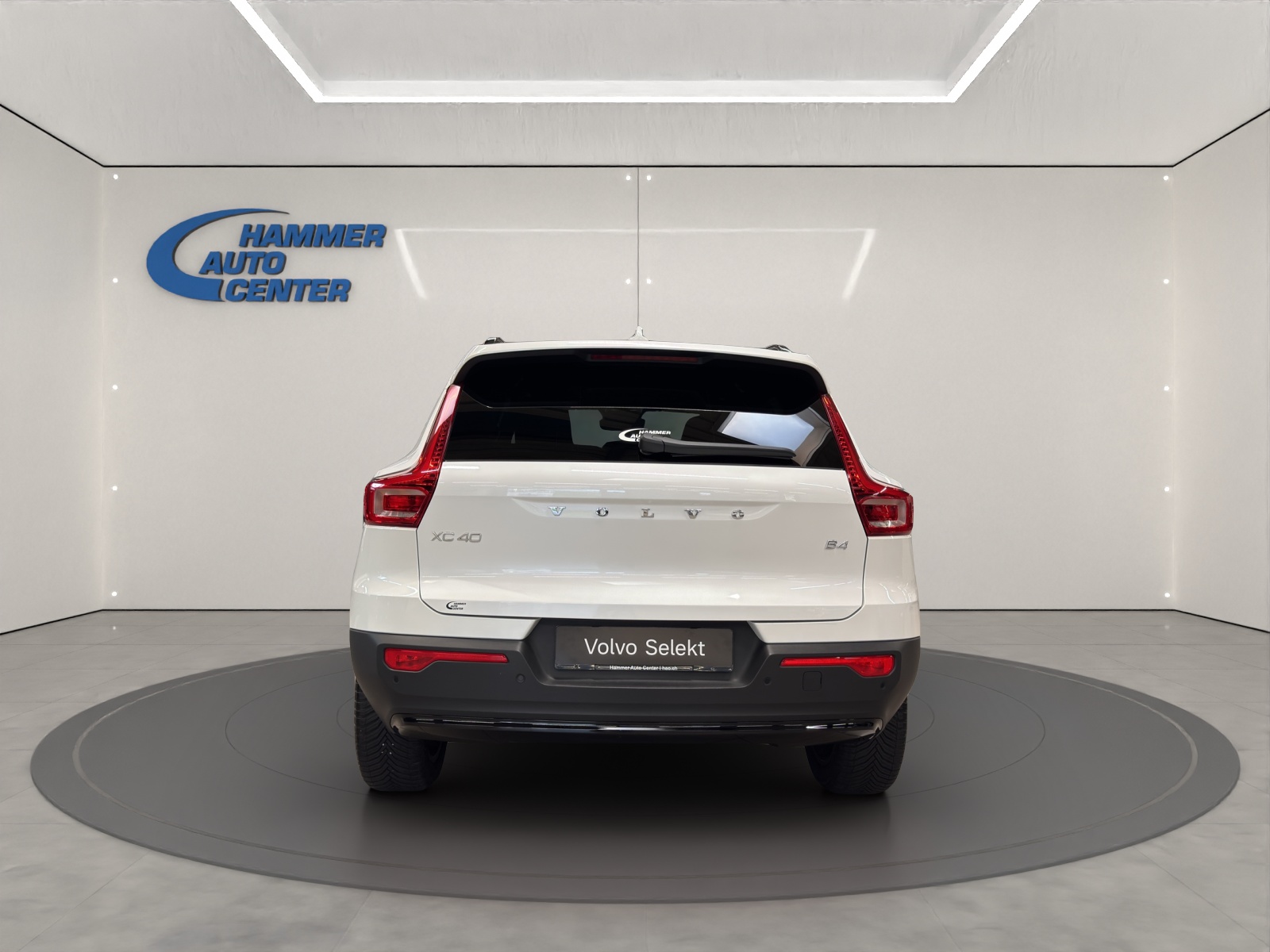 VOLVO XC40 2.0 B4 MH Plus Dark-image-3