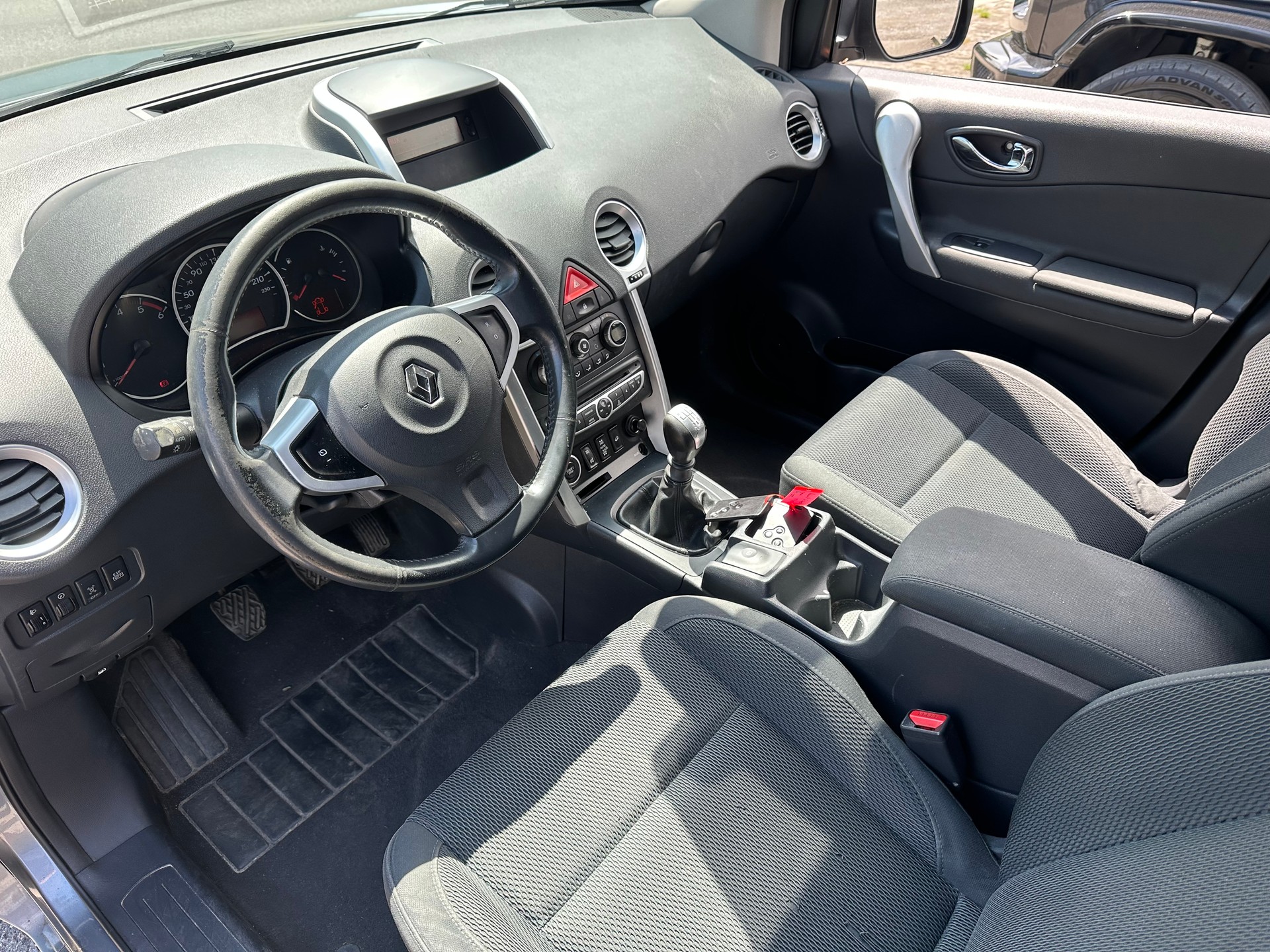 RENAULT Koleos 2.0 dCi Dynamique Luxe 4x4-image-2