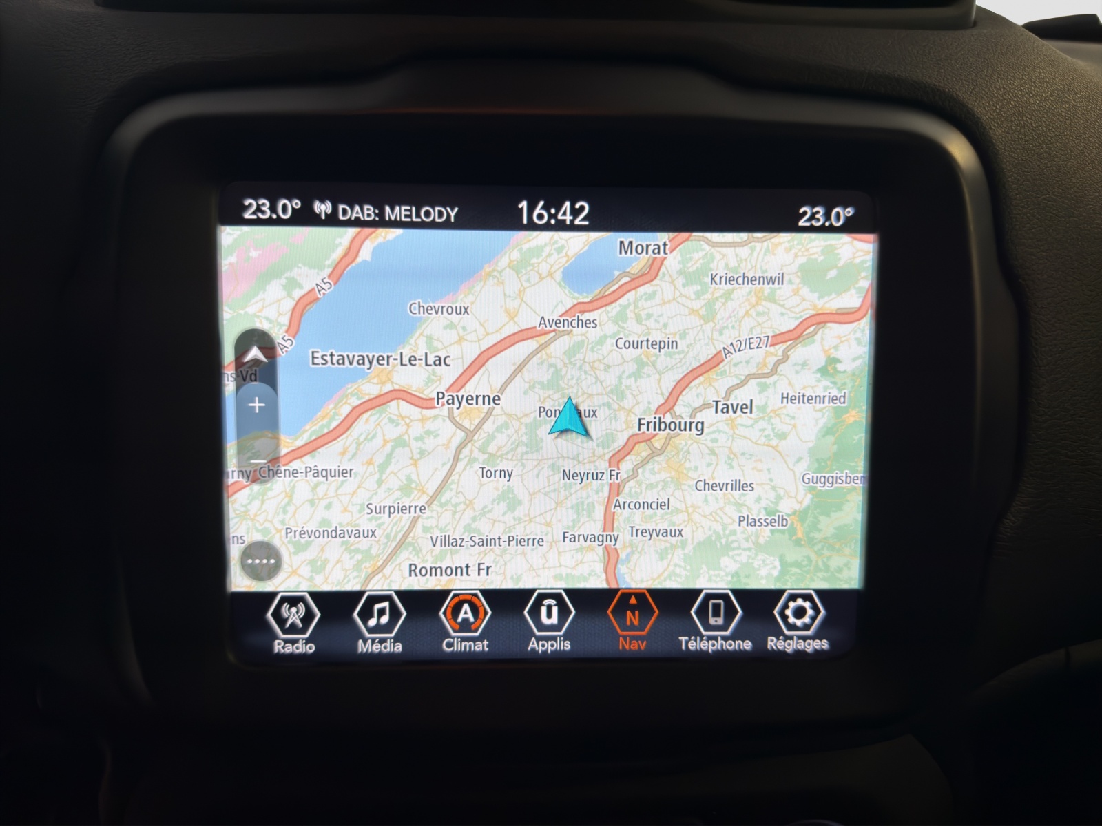 JEEP RENEGADE 1.5 Turbo Swiss Lim-image-10