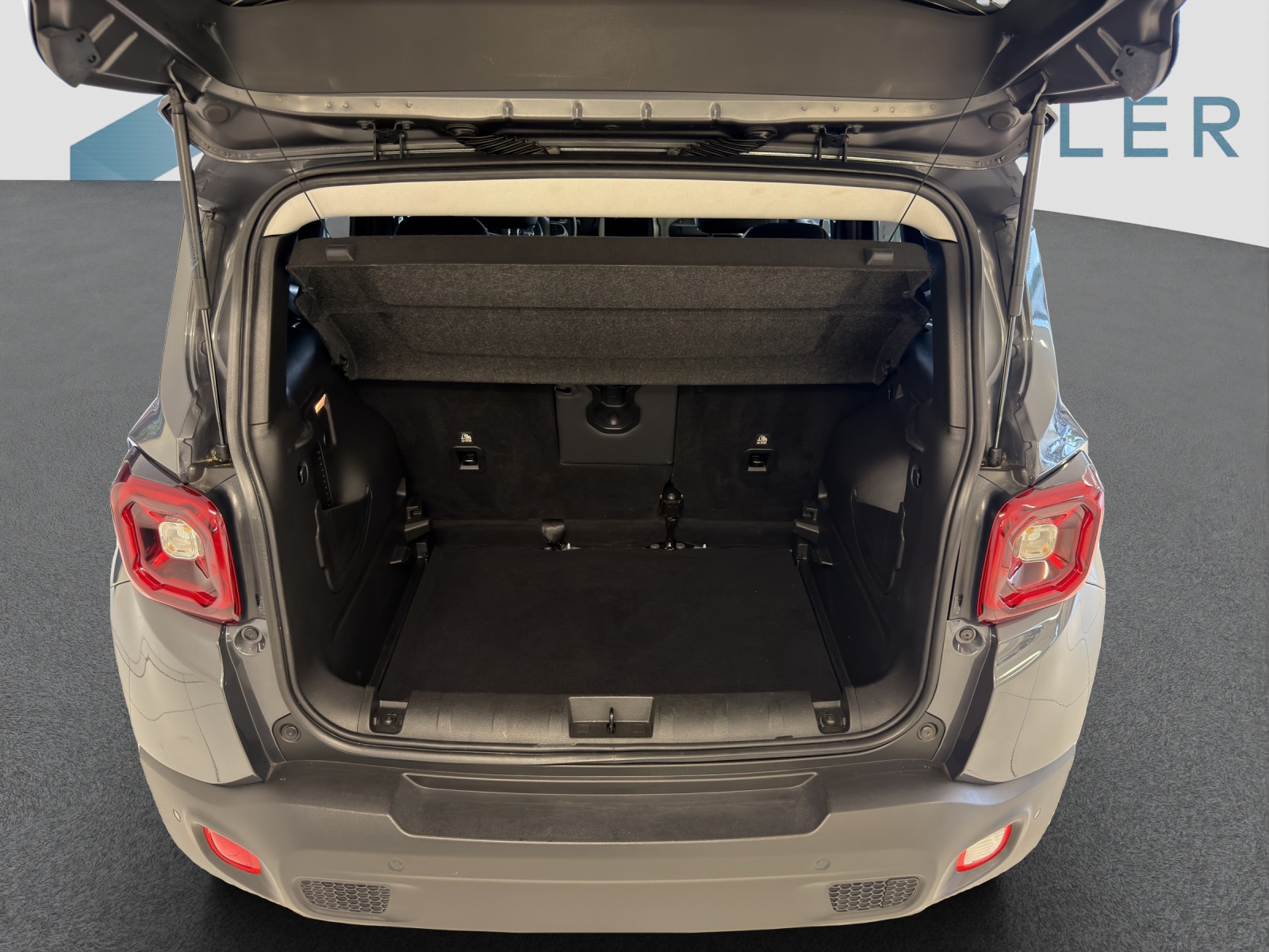 JEEP RENEGADE 1.5 Turbo Swiss Lim-image-6