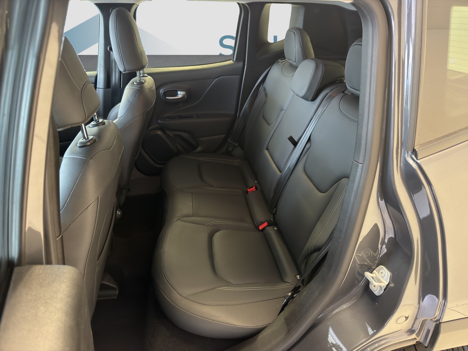 JEEP RENEGADE 1.5 Turbo Swiss Lim-image-7