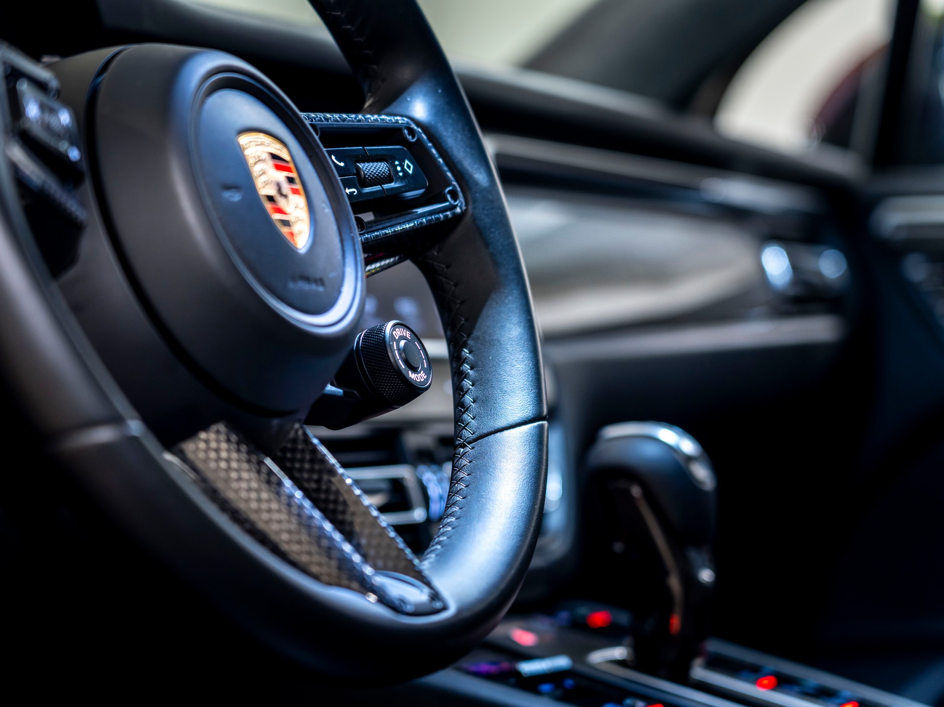 PORSCHE Macan GTS PDK-image-15