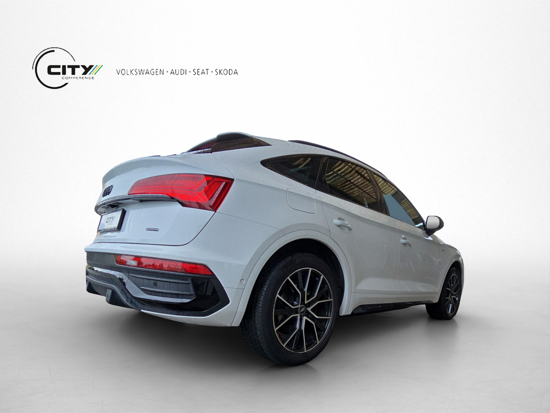 AUDI Q5 Sportback 2.0 45 TFSI S Line quattro S-Tronic-image-2