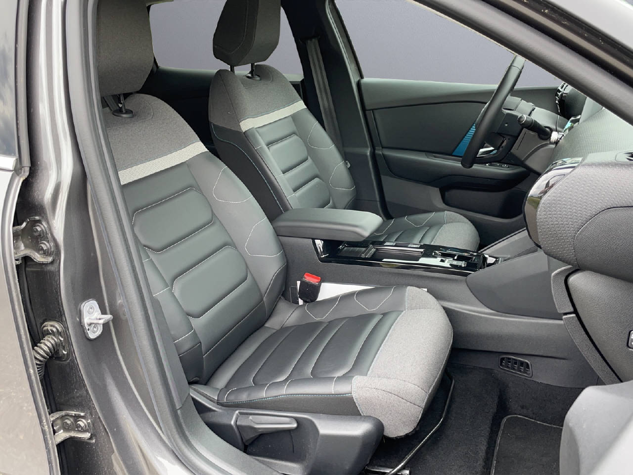 CITROEN e-C4 Shine-image-8