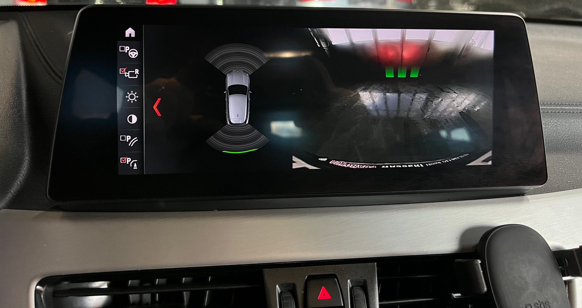 BMW 25e xDrive-image-4