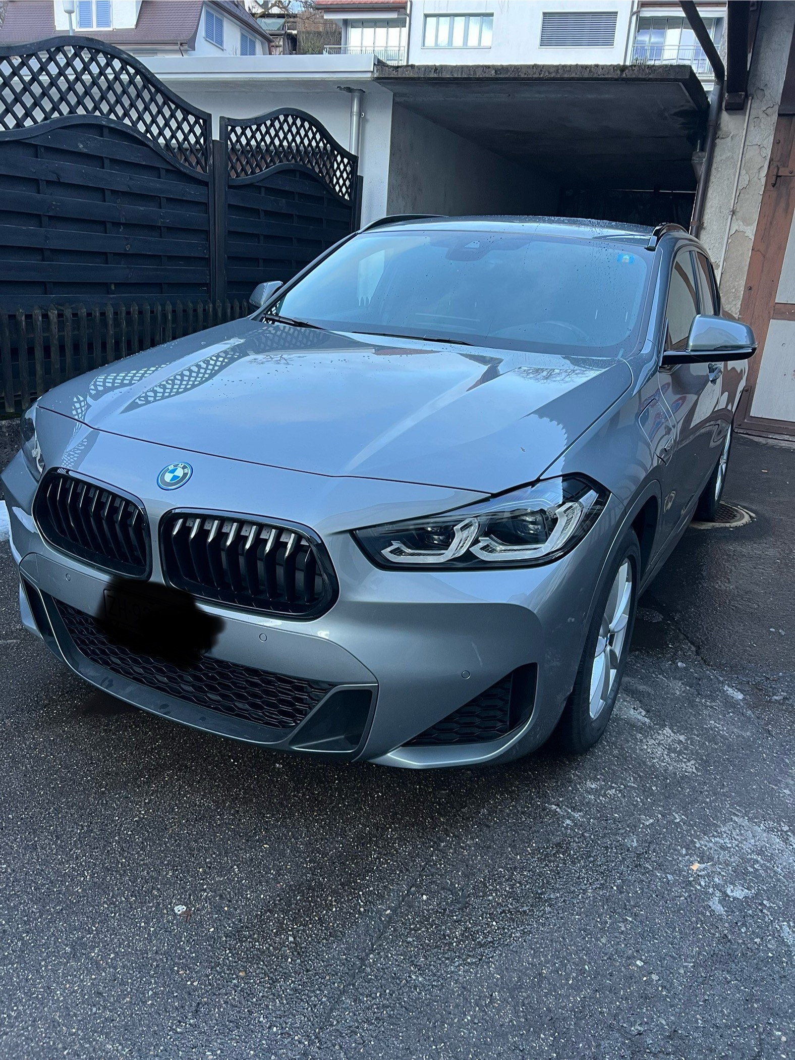 BMW 25e xDrive-image-1